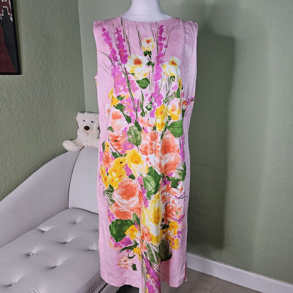 Sleeveless Pink Floral Midi Dress with Vibrant Bouquet Print